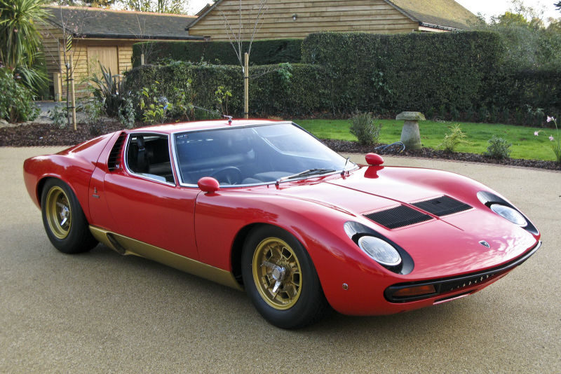 Illustration for article titled LaLD Running of the Bulls 2018: Tomica Lamborghini Miura SV